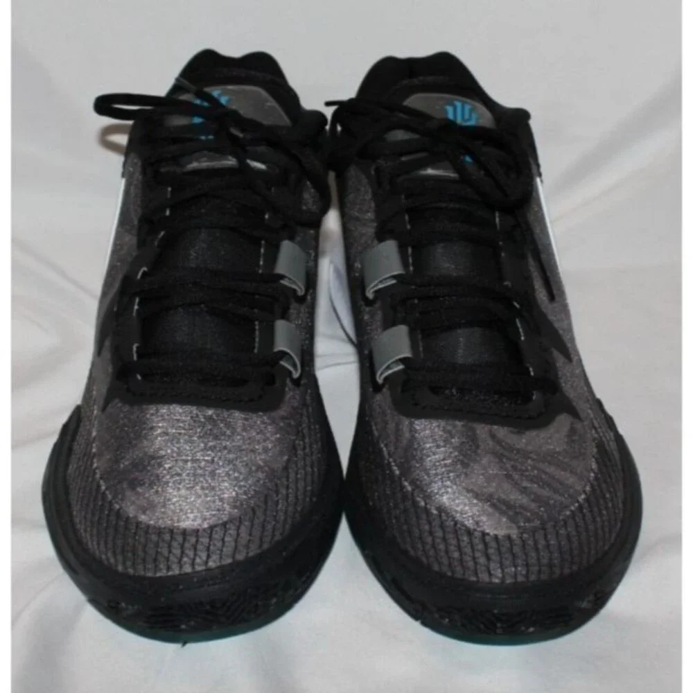 NIKR‎ MEN'S KYRIE 8 BLACK MERCURY BASKETBALL SNEAKERS NIB SZ 13